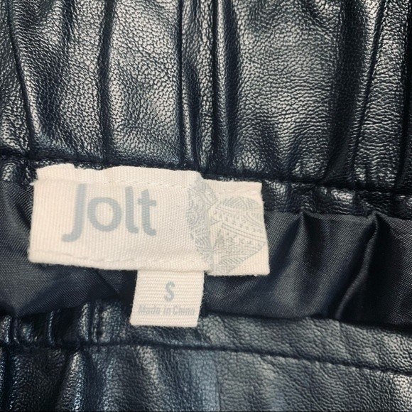 JOLT BLACK FAUX LEATHER MINI SKIRT SIZE SMALL GENTLY USED - Picture 3 of 7